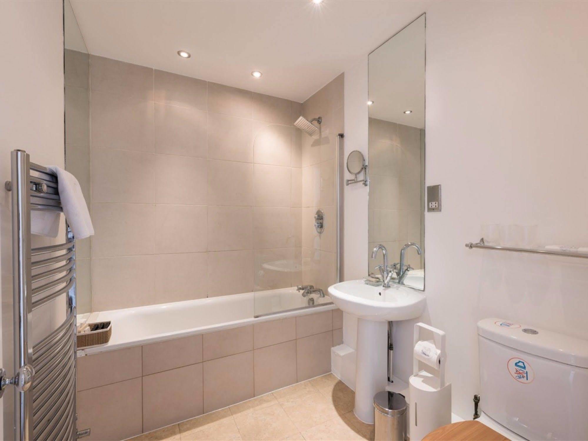 ריצ'מונד Kensington Apartments מראה חיצוני תמונה